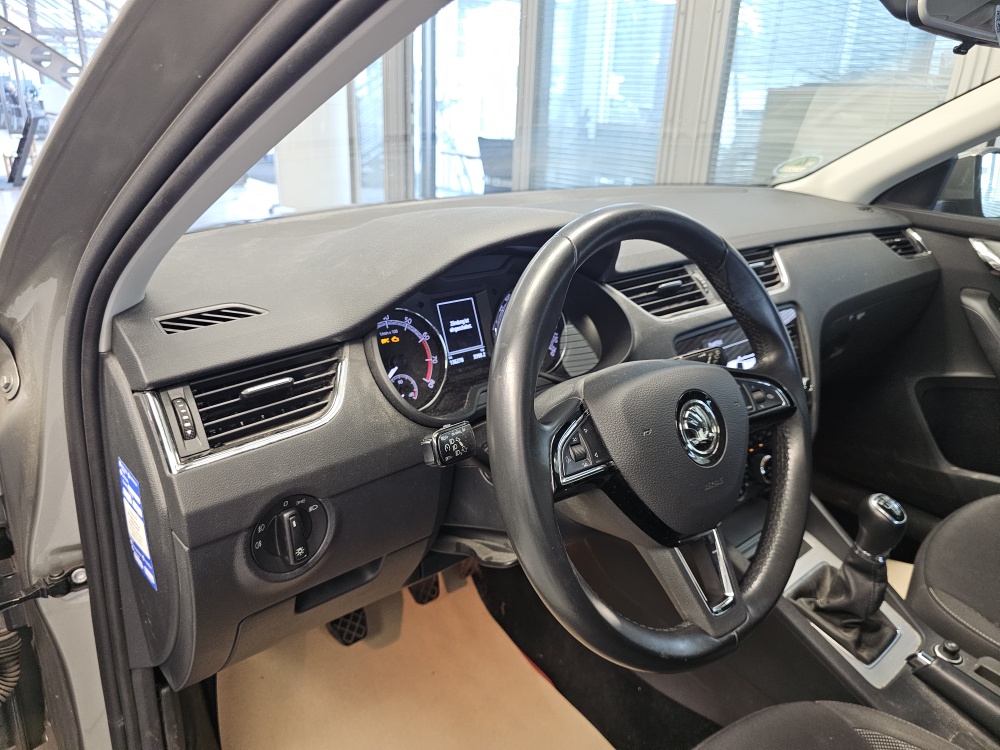 Skoda Octavia Combi bei Hoffmann Automobile in Wolfsburg kaufen und sofort mitnehmen - Bild 16