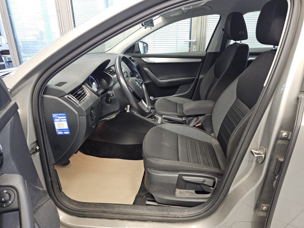 Skoda Octavia Combi bei Hoffmann Automobile in Wolfsburg kaufen und sofort mitnehmen - Bild 17