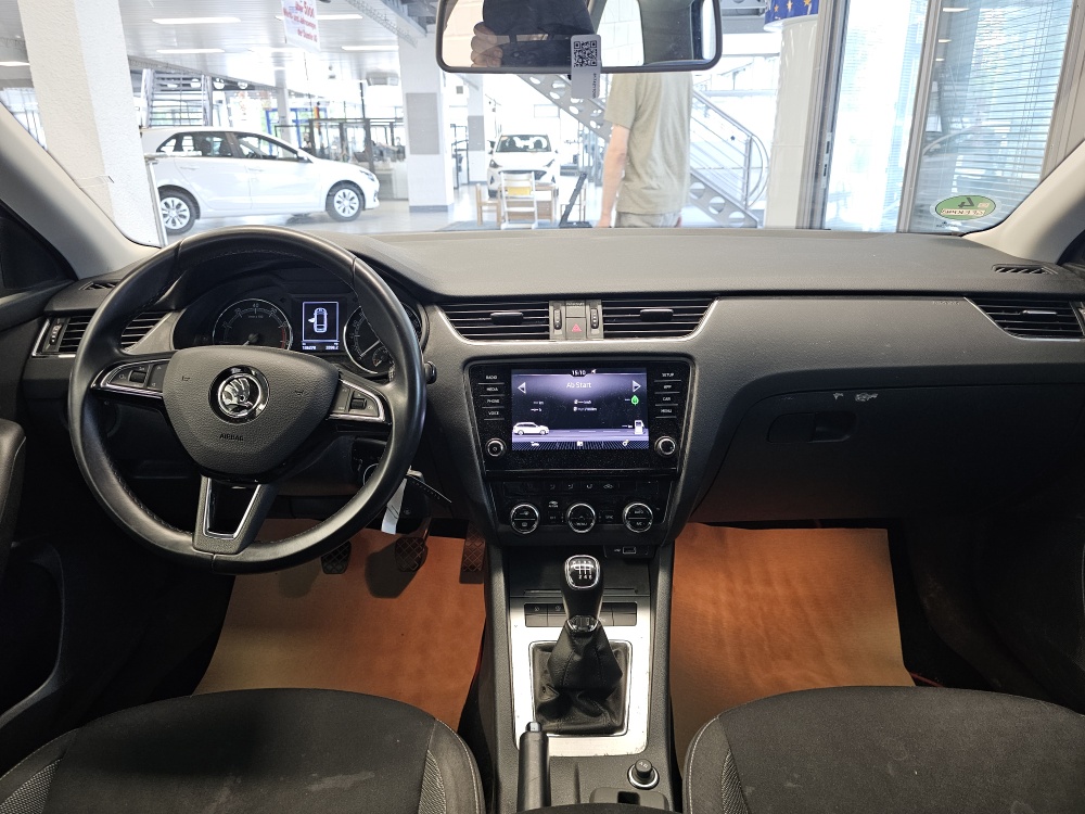 Skoda Octavia Combi bei Hoffmann Automobile in Wolfsburg kaufen und sofort mitnehmen - Bild 6