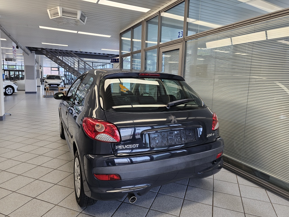 Peugeot 206 bei Hoffmann Automobile in Wolfsburg kaufen und sofort mitnehmen - Bild 3