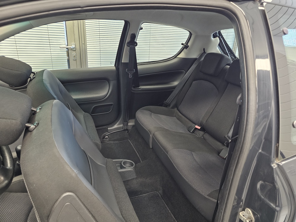 Peugeot 206 bei Hoffmann Automobile in Wolfsburg kaufen und sofort mitnehmen - Bild 4