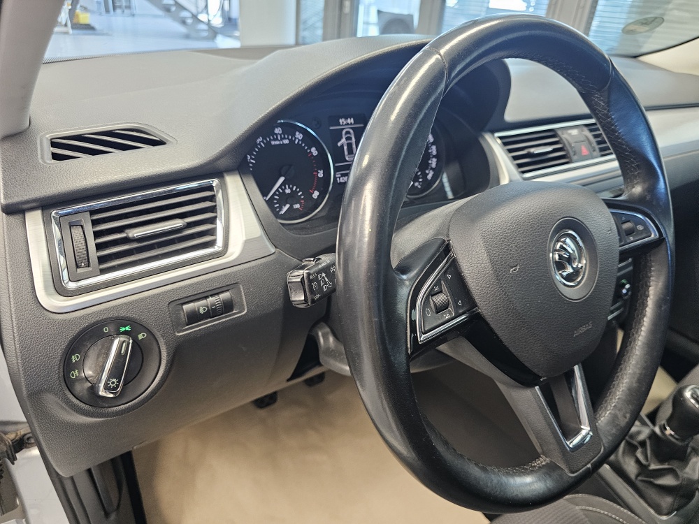 Skoda Rapid Spaceback bei Hoffmann Automobile in Wolfsburg kaufen und sofort mitnehmen - Bild 14