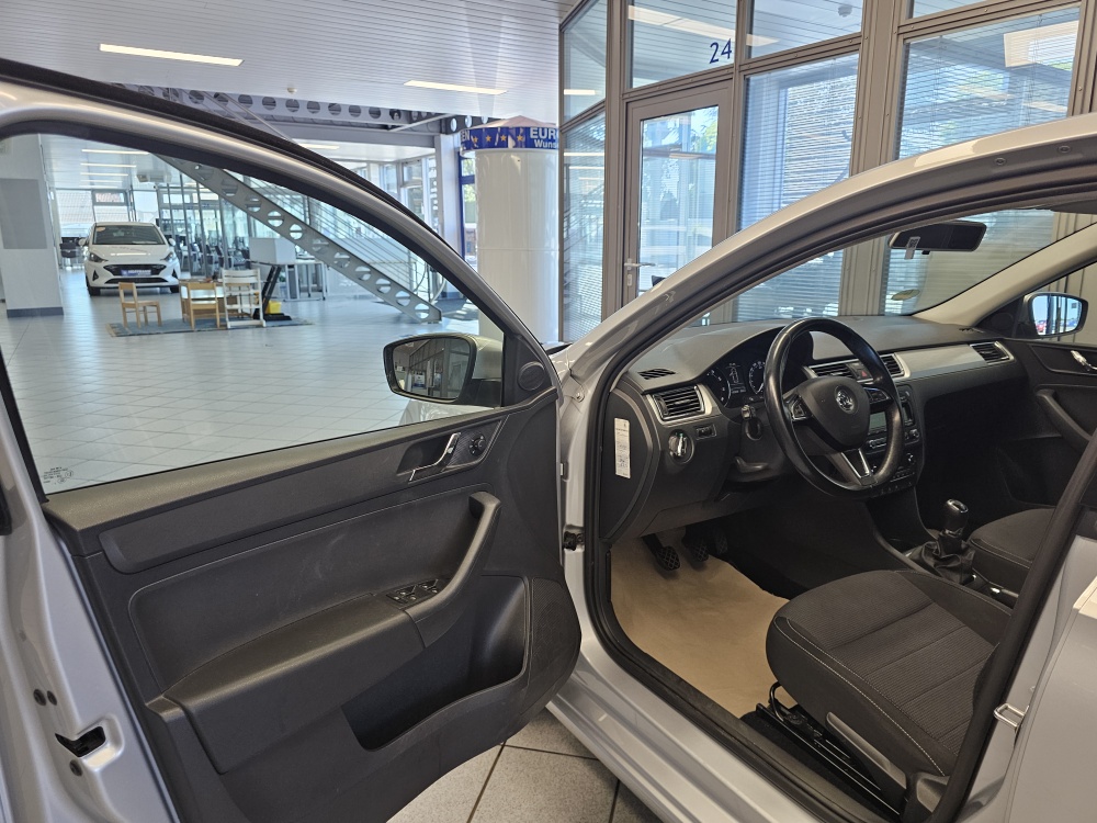 Skoda Rapid Spaceback bei Hoffmann Automobile in Wolfsburg kaufen und sofort mitnehmen - Bild 16