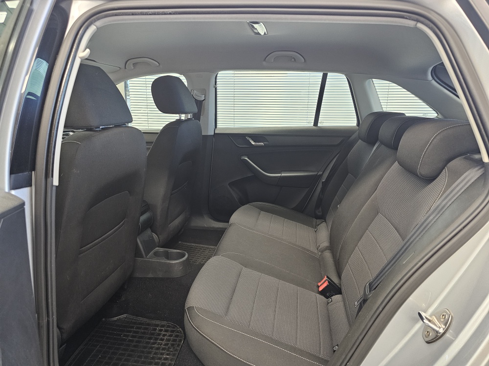 Skoda Rapid Spaceback bei Hoffmann Automobile in Wolfsburg kaufen und sofort mitnehmen - Bild 4