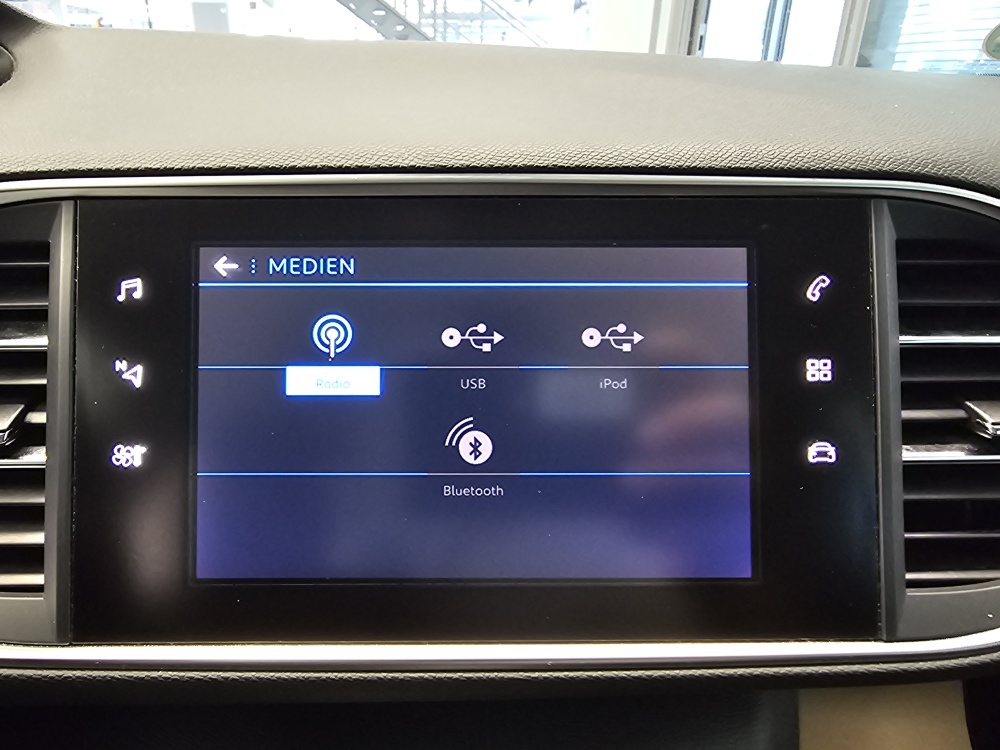 Peugeot 308 SW bei Hoffmann Automobile in Wolfsburg kaufen und sofort mitnehmen - Bild 11