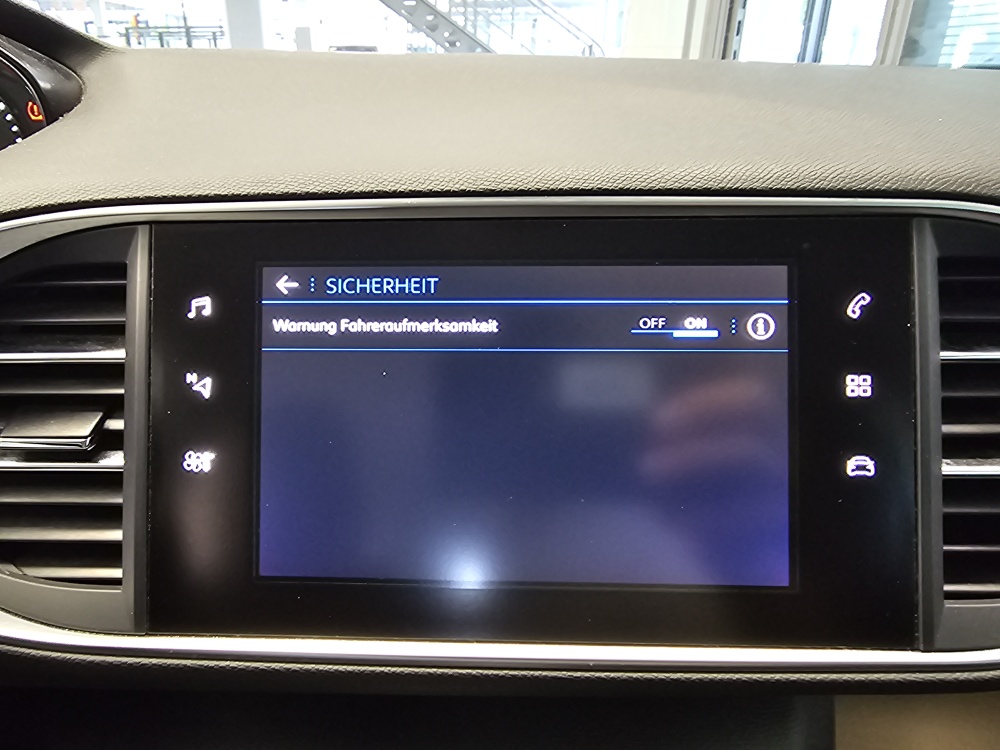 Peugeot 308 SW bei Hoffmann Automobile in Wolfsburg kaufen und sofort mitnehmen - Bild 12