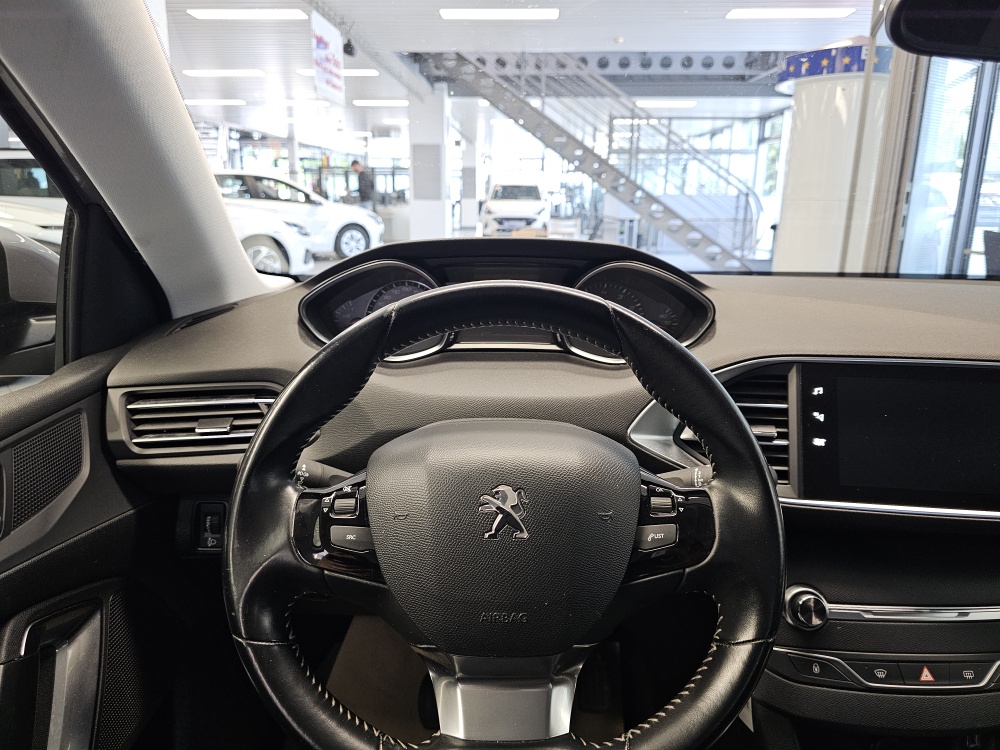 Peugeot 308 SW bei Hoffmann Automobile in Wolfsburg kaufen und sofort mitnehmen - Bild 16