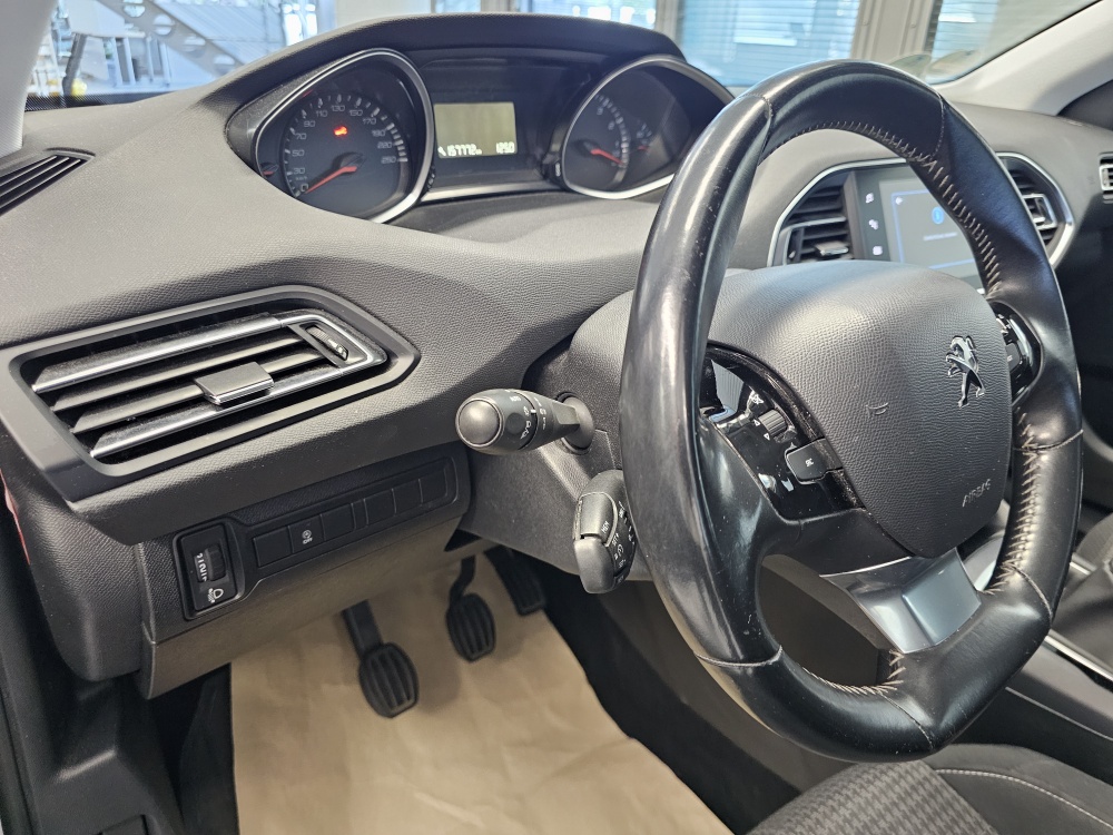Peugeot 308 SW bei Hoffmann Automobile in Wolfsburg kaufen und sofort mitnehmen - Bild 17