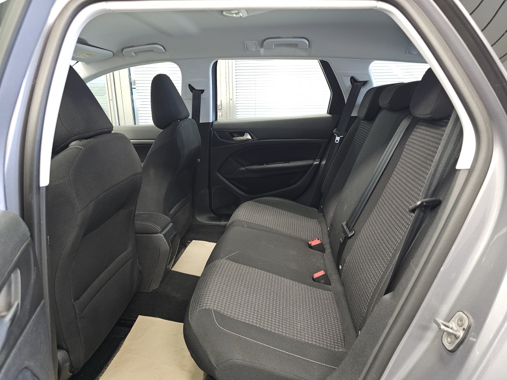 Peugeot 308 SW bei Hoffmann Automobile in Wolfsburg kaufen und sofort mitnehmen - Bild 4