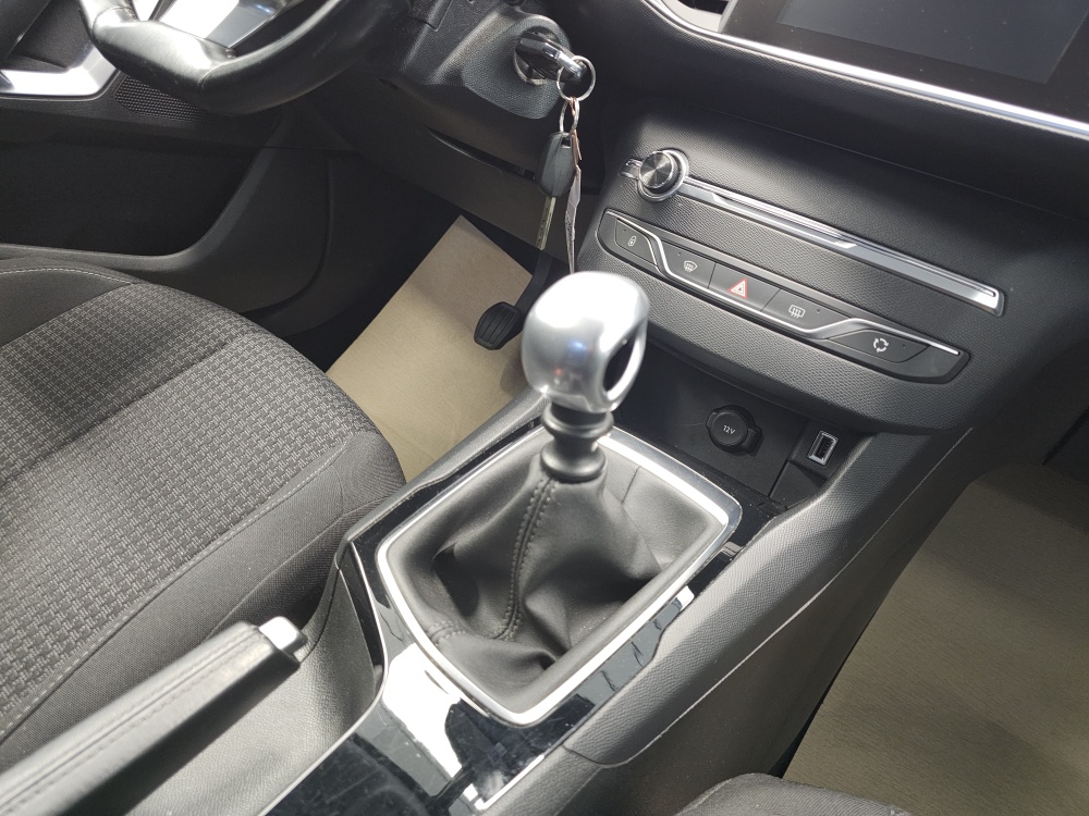 Peugeot 308 SW bei Hoffmann Automobile in Wolfsburg kaufen und sofort mitnehmen - Bild 6