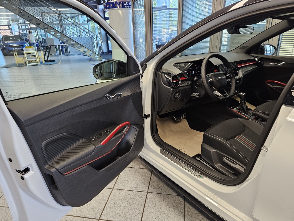 Skoda Fabia bei Hoffmann Automobile in Wolfsburg kaufen und sofort mitnehmen - Bild 23
