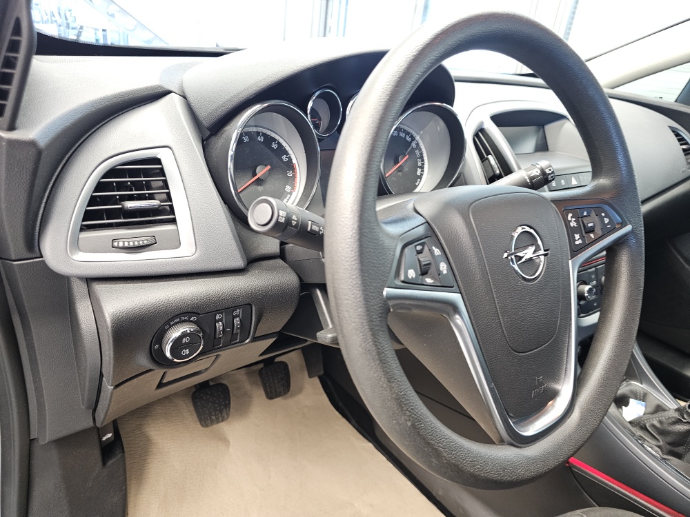 Opel Astra GTC bei Hoffmann Automobile in Wolfsburg kaufen und sofort mitnehmen - Bild 16