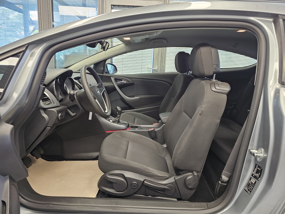 Opel Astra GTC bei Hoffmann Automobile in Wolfsburg kaufen und sofort mitnehmen - Bild 17