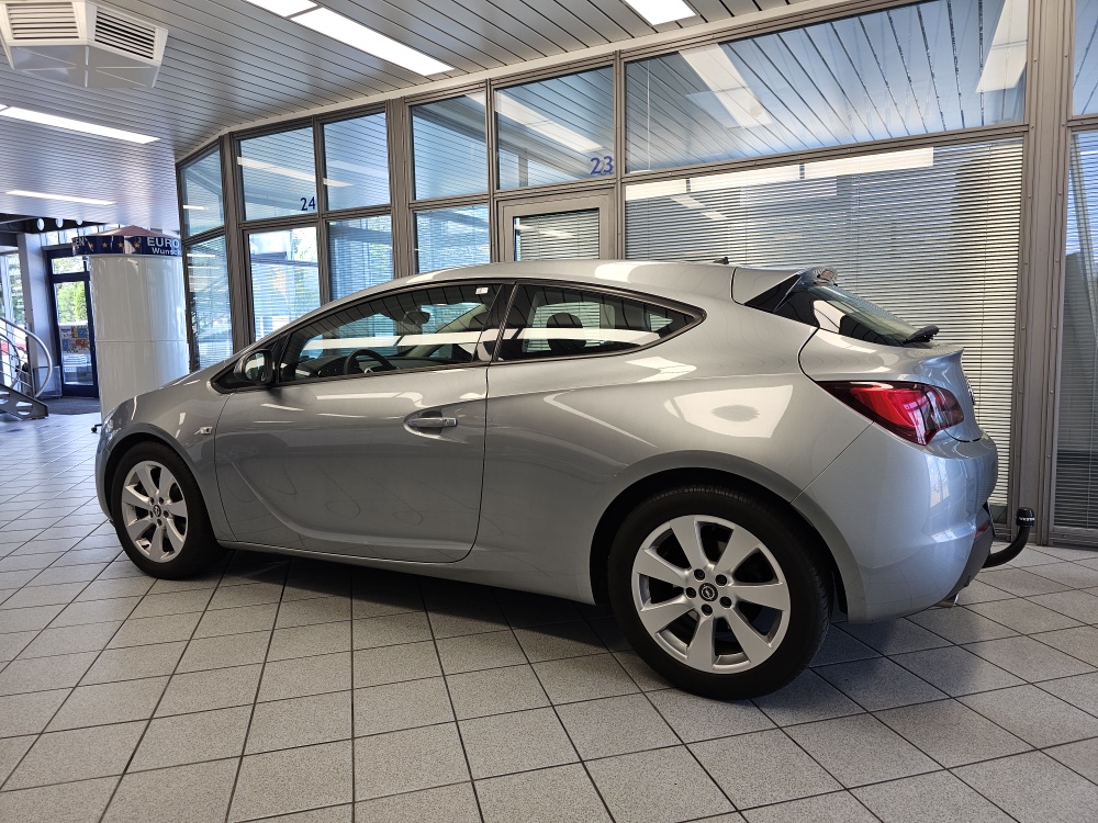 Opel Astra GTC bei Hoffmann Automobile in Wolfsburg kaufen und sofort mitnehmen - Bild 19