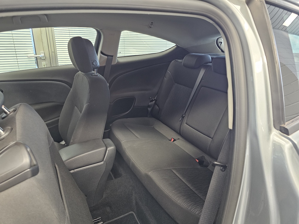 Opel Astra GTC bei Hoffmann Automobile in Wolfsburg kaufen und sofort mitnehmen - Bild 6