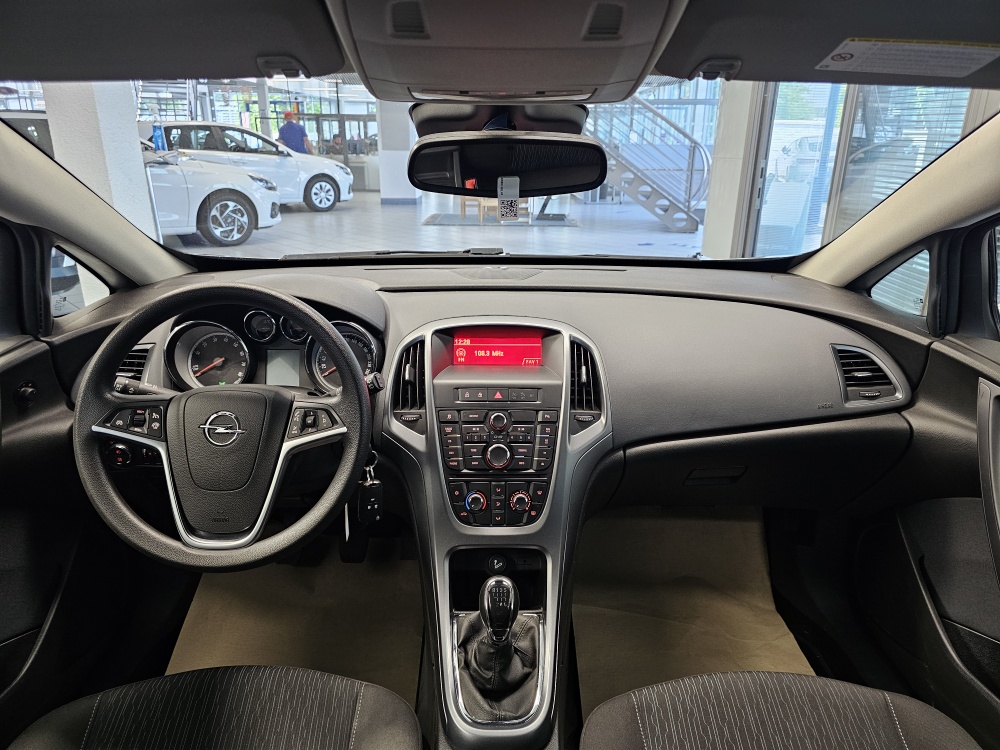 Opel Astra GTC bei Hoffmann Automobile in Wolfsburg kaufen und sofort mitnehmen - Bild 7