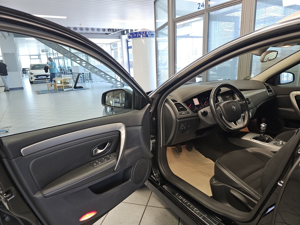 Renault Laguna Grandtour bei Hoffmann Automobile in Wolfsburg kaufen und sofort mitnehmen - Bild 21
