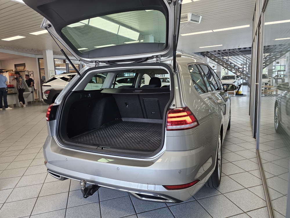 VW Golf Variant bei Hoffmann Automobile in Wolfsburg kaufen und sofort mitnehmen - Bild 2