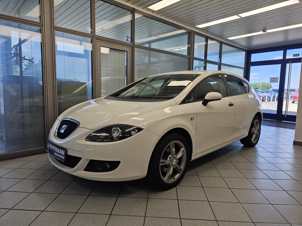 Seat Leon bei Hoffmann Automobile in Wolfsburg kaufen und sofort mitnehmen - Bild 1
