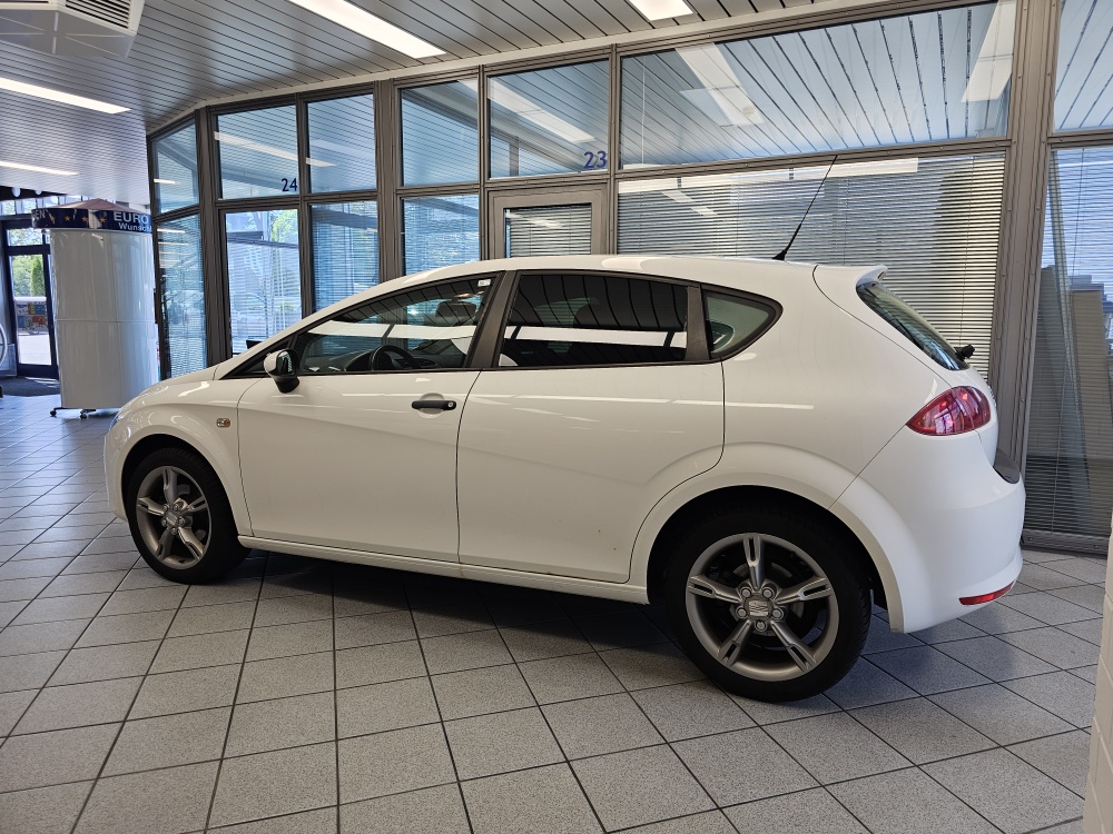 Seat Leon bei Hoffmann Automobile in Wolfsburg kaufen und sofort mitnehmen - Bild 12