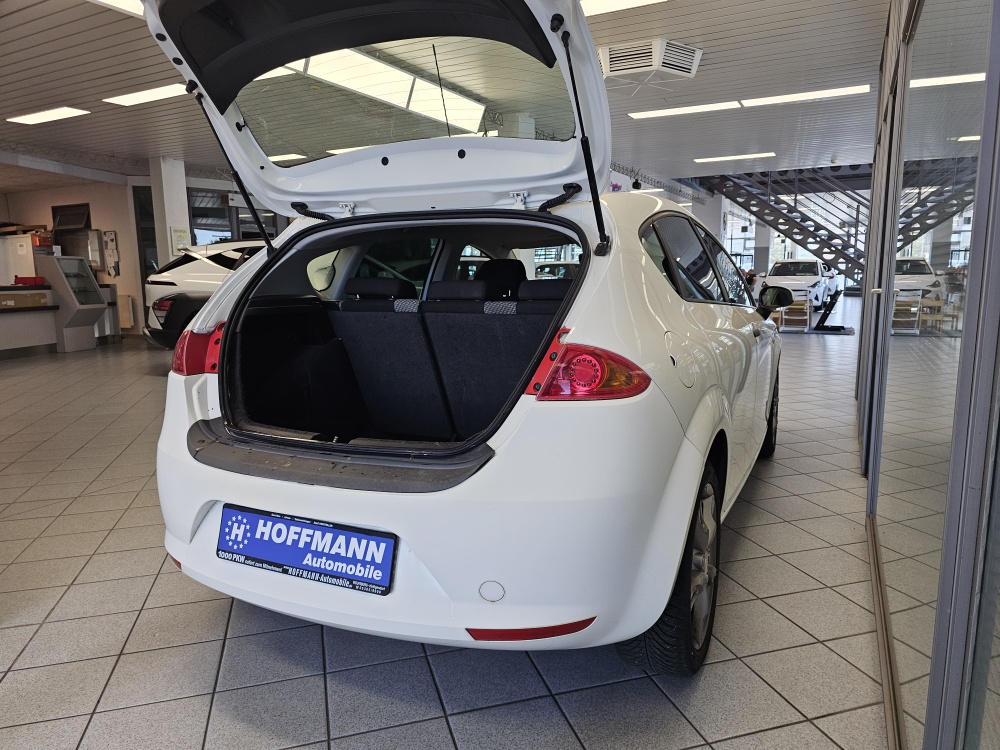 Seat Leon bei Hoffmann Automobile in Wolfsburg kaufen und sofort mitnehmen - Bild 2