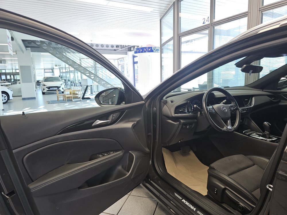 Opel Insignia Sportstourer bei Hoffmann Automobile in Wolfsburg kaufen und sofort mitnehmen - Bild 19