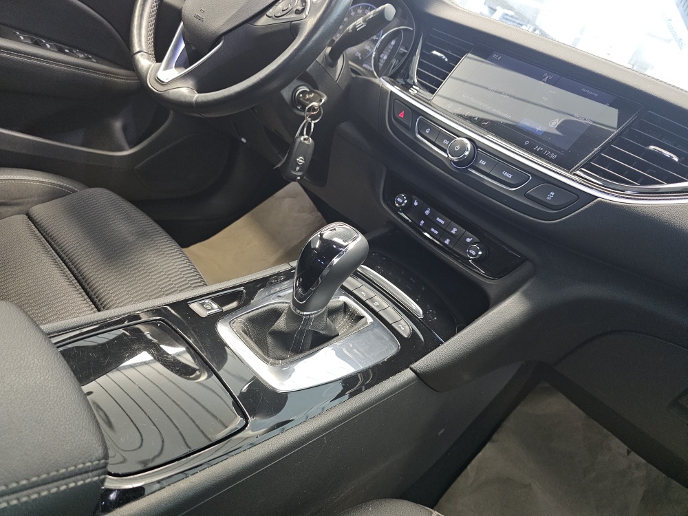 Opel Insignia Sportstourer bei Hoffmann Automobile in Wolfsburg kaufen und sofort mitnehmen - Bild 6