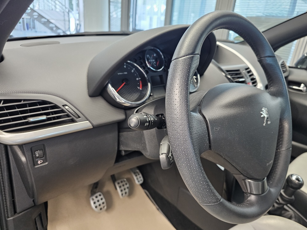 Peugeot 207 CC bei Hoffmann Automobile in Wolfsburg kaufen und sofort mitnehmen - Bild 12