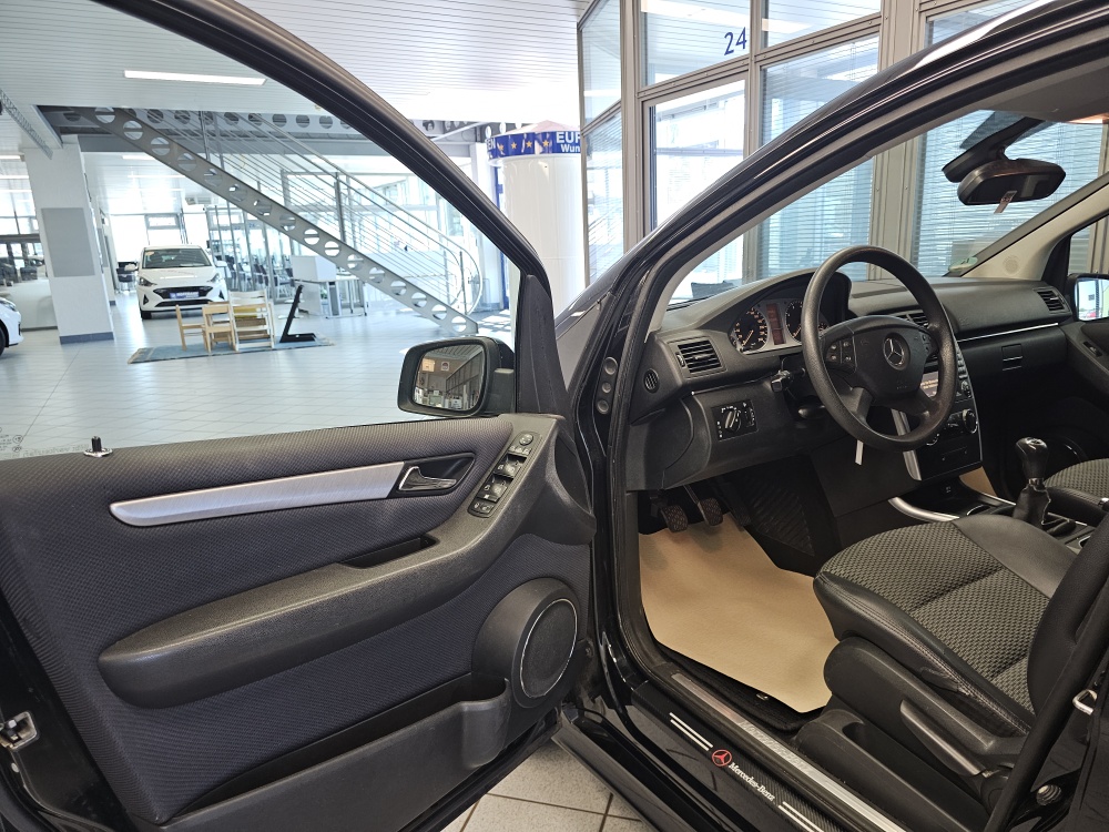 Mercedes-Benz B 170 bei Hoffmann Automobile in Wolfsburg kaufen und sofort mitnehmen - Bild 14