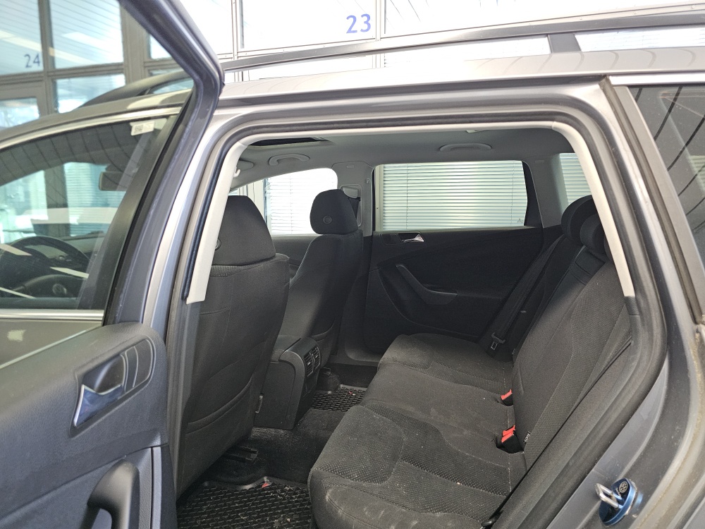 VW Passat Variant bei Hoffmann Automobile in Wolfsburg kaufen und sofort mitnehmen - Bild 4