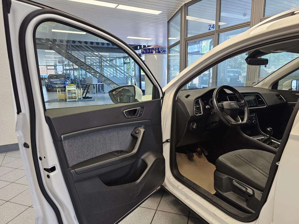 Seat Ateca bei Hoffmann Automobile in Wolfsburg kaufen und sofort mitnehmen - Bild 20