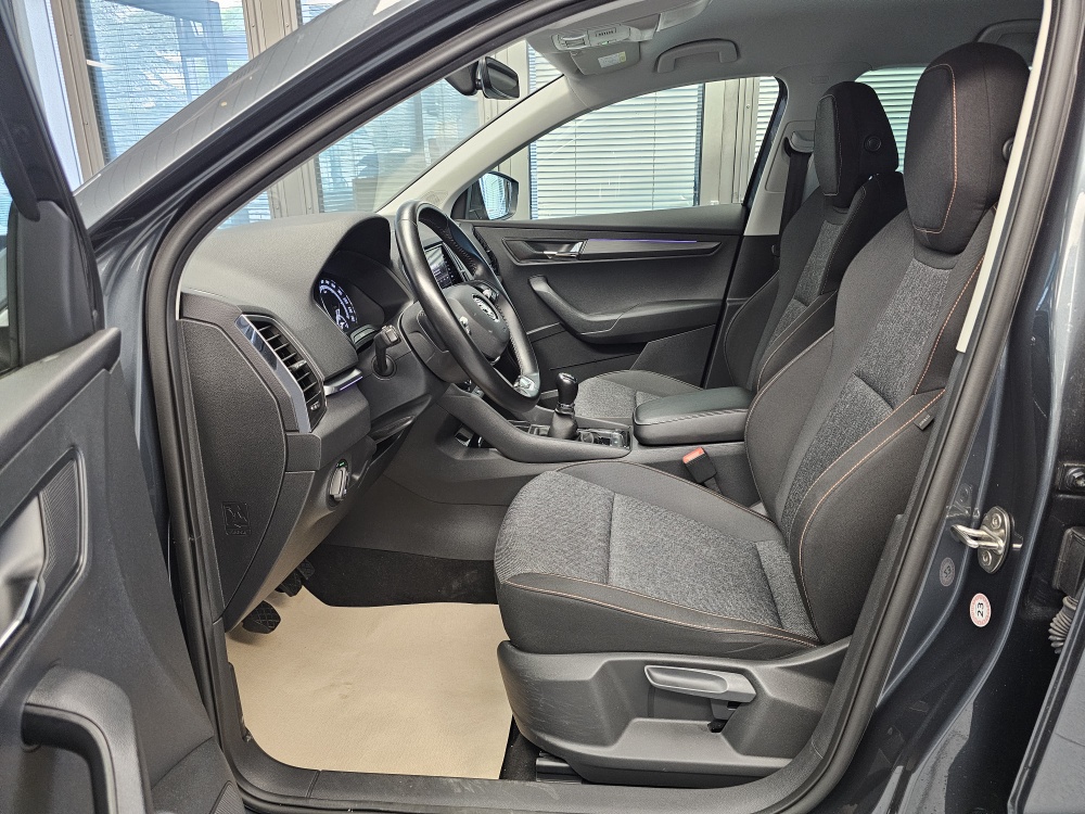 Skoda Karoq bei Hoffmann Automobile in Wolfsburg kaufen und sofort mitnehmen - Bild 24