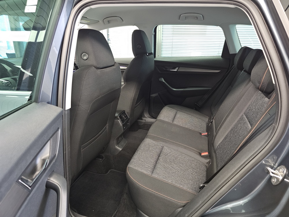 Skoda Karoq bei Hoffmann Automobile in Wolfsburg kaufen und sofort mitnehmen - Bild 5
