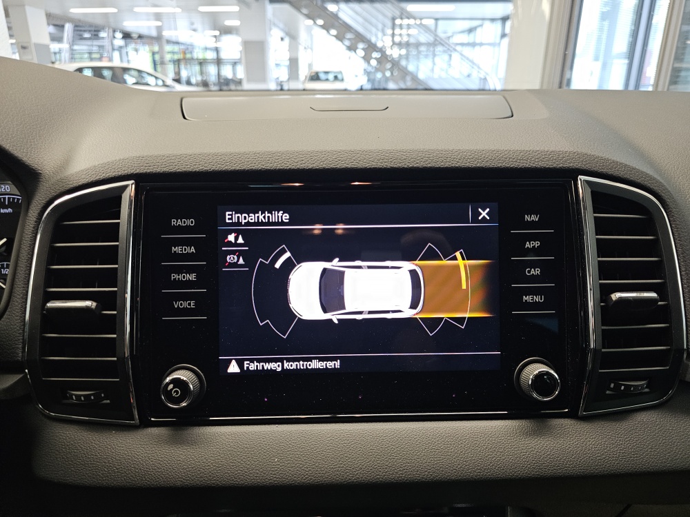 Skoda Karoq bei Hoffmann Automobile in Wolfsburg kaufen und sofort mitnehmen - Bild 15