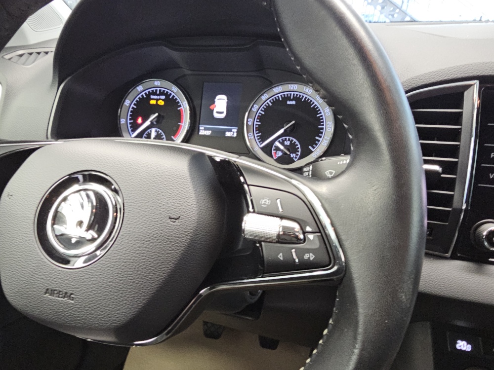 Skoda Karoq bei Hoffmann Automobile in Wolfsburg kaufen und sofort mitnehmen - Bild 16