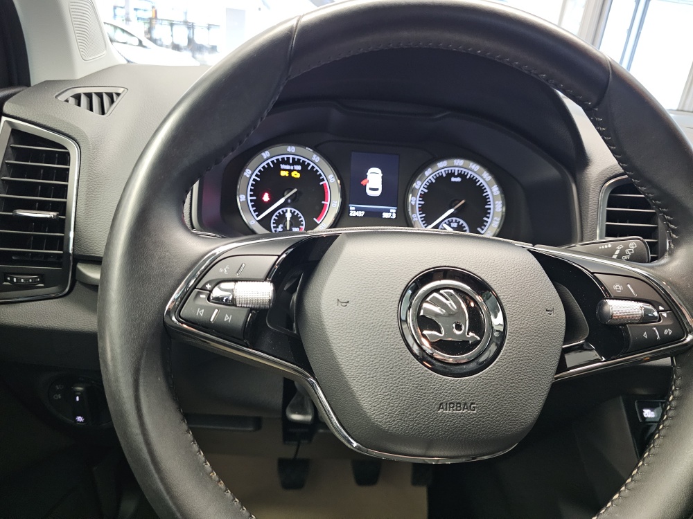 Skoda Karoq bei Hoffmann Automobile in Wolfsburg kaufen und sofort mitnehmen - Bild 17