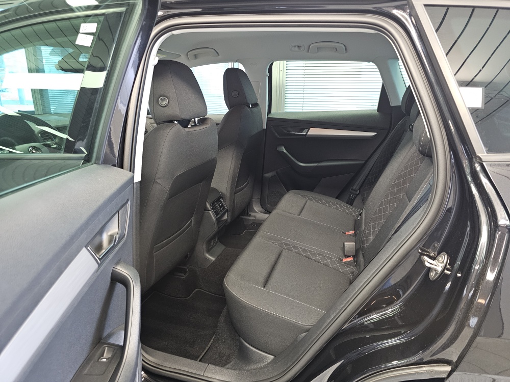 Skoda Karoq bei Hoffmann Automobile in Wolfsburg kaufen und sofort mitnehmen - Bild 4