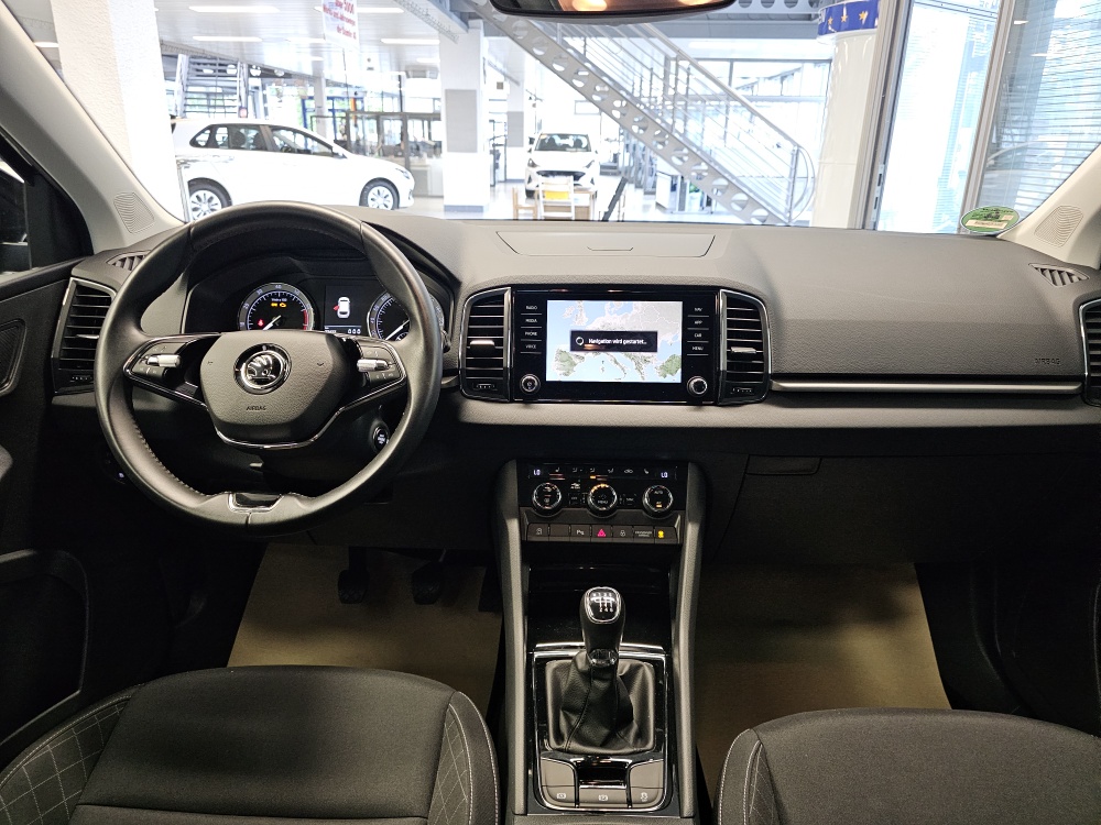 Skoda Karoq bei Hoffmann Automobile in Wolfsburg kaufen und sofort mitnehmen - Bild 5