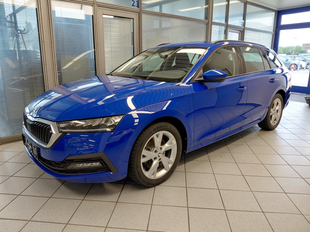 Skoda Octavia Combi bei Hoffmann Automobile in Wolfsburg kaufen und sofort mitnehmen - Bild 1