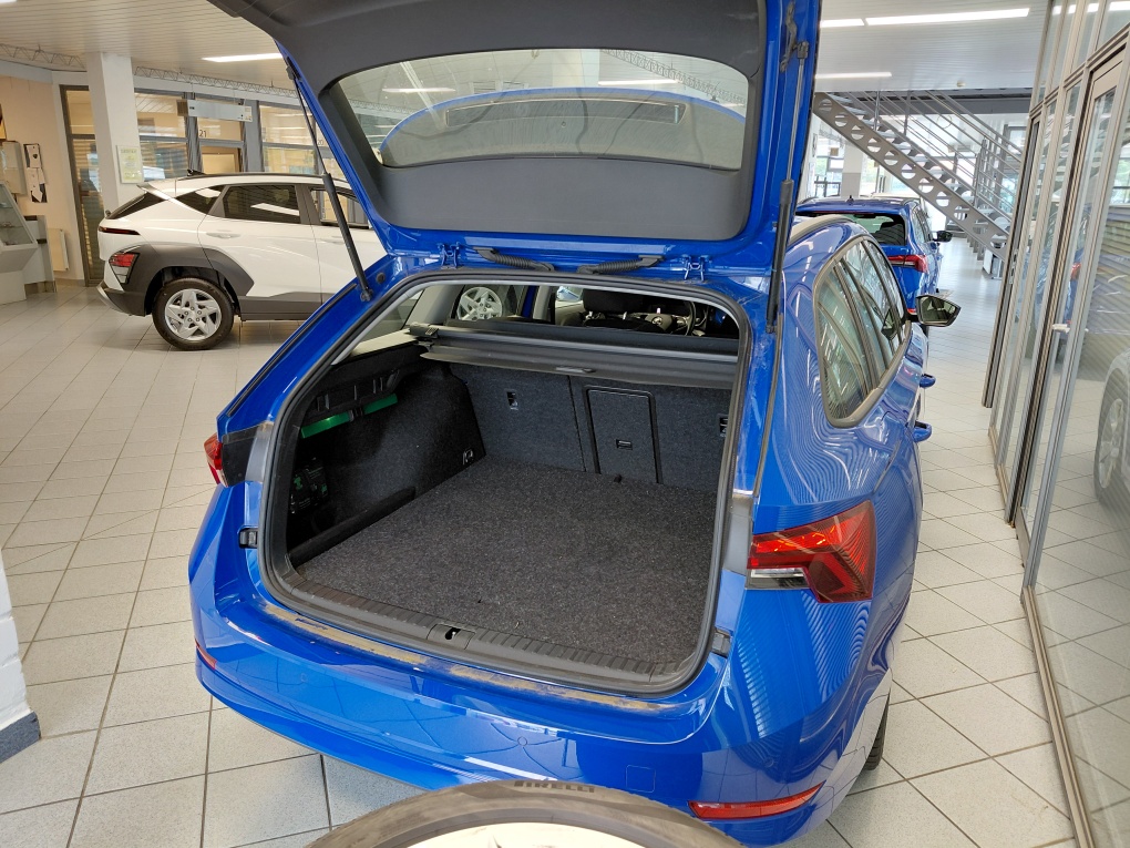 Skoda Octavia Combi bei Hoffmann Automobile in Wolfsburg kaufen und sofort mitnehmen - Bild 2