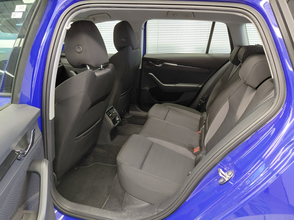 Skoda Octavia Combi bei Hoffmann Automobile in Wolfsburg kaufen und sofort mitnehmen - Bild 5