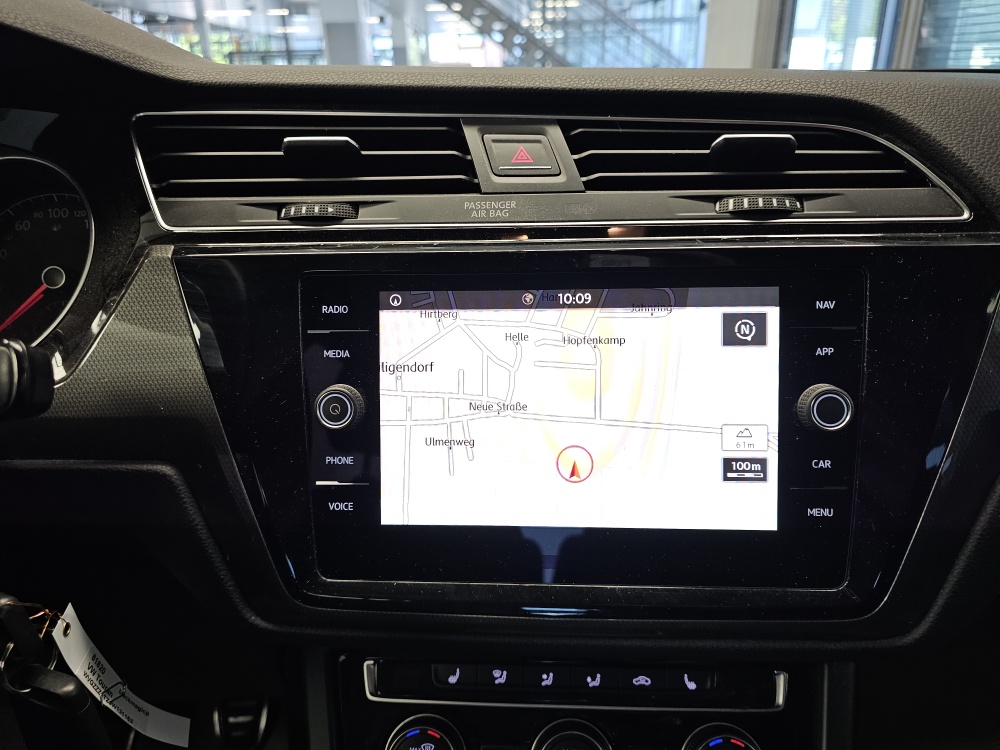 VW Touran bei Hoffmann Automobile in Wolfsburg kaufen und sofort mitnehmen - Bild 10