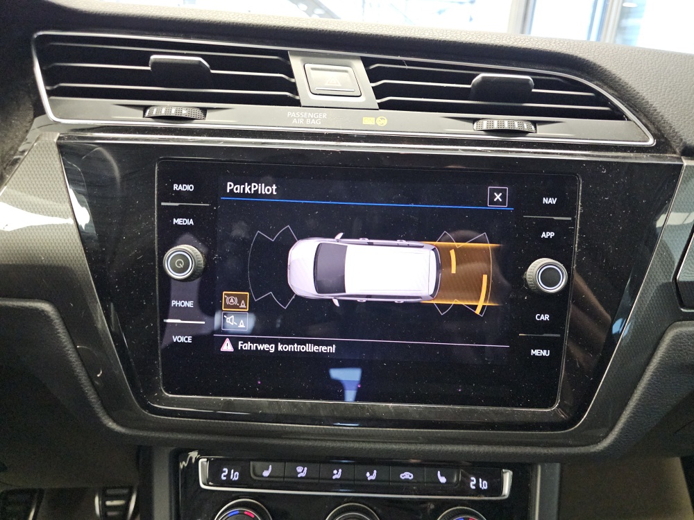 VW Touran bei Hoffmann Automobile in Wolfsburg kaufen und sofort mitnehmen - Bild 15