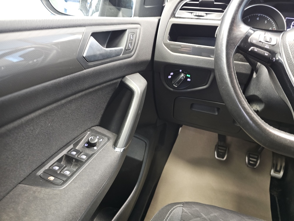 VW Touran bei Hoffmann Automobile in Wolfsburg kaufen und sofort mitnehmen - Bild 18