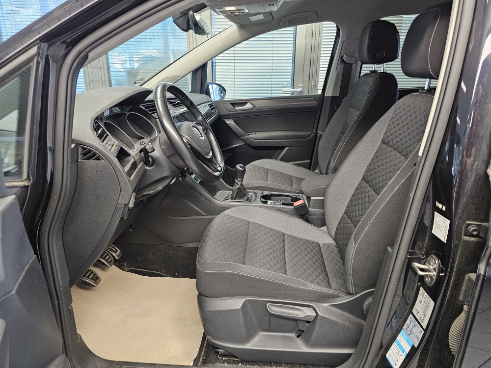 VW Touran bei Hoffmann Automobile in Wolfsburg kaufen und sofort mitnehmen - Bild 21