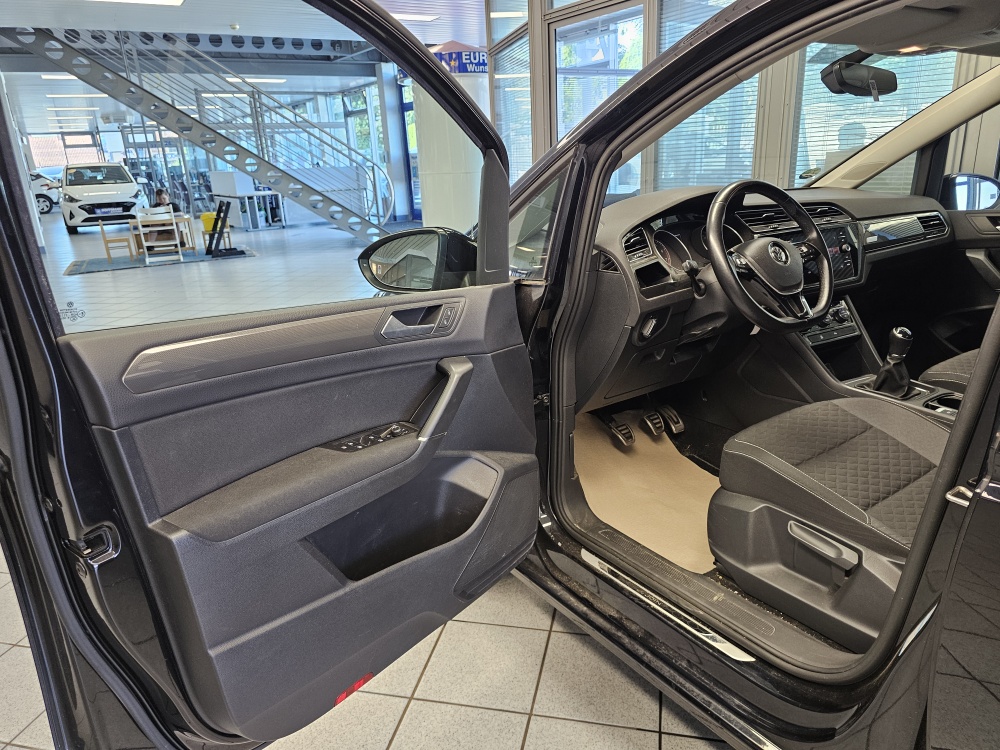 VW Touran bei Hoffmann Automobile in Wolfsburg kaufen und sofort mitnehmen - Bild 22
