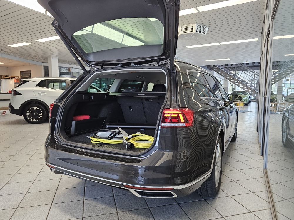 VW Passat Variant bei Hoffmann Automobile in Wolfsburg kaufen und sofort mitnehmen - Bild 2
