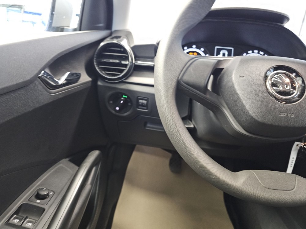 Skoda Fabia bei Hoffmann Automobile in Wolfsburg kaufen und sofort mitnehmen - Bild 18