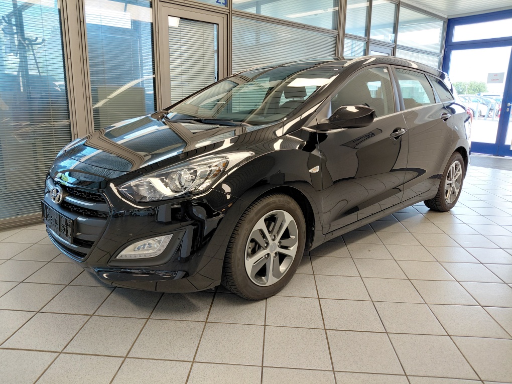 Hyundai i30 Kombi bei Hoffmann Automobile in Wolfsburg kaufen und sofort mitnehmen - Bild 1