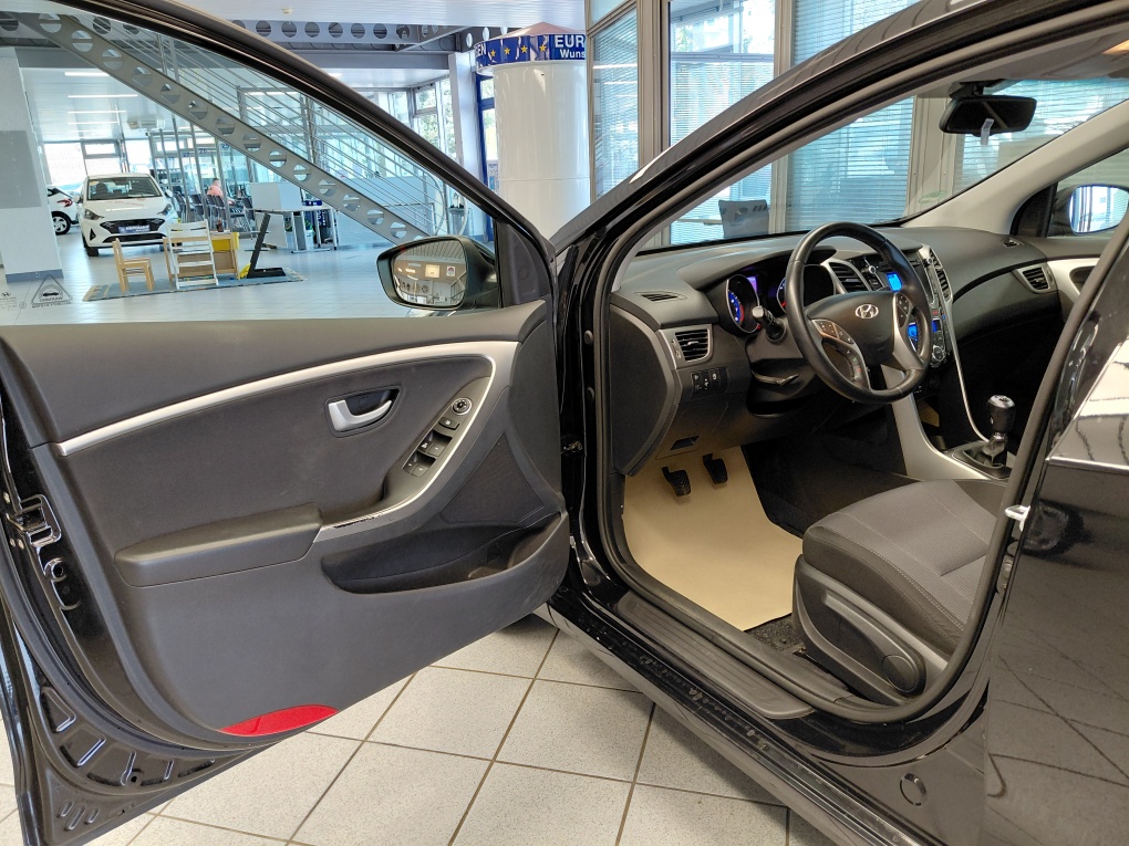 Hyundai i30 Kombi bei Hoffmann Automobile in Wolfsburg kaufen und sofort mitnehmen - Bild 16